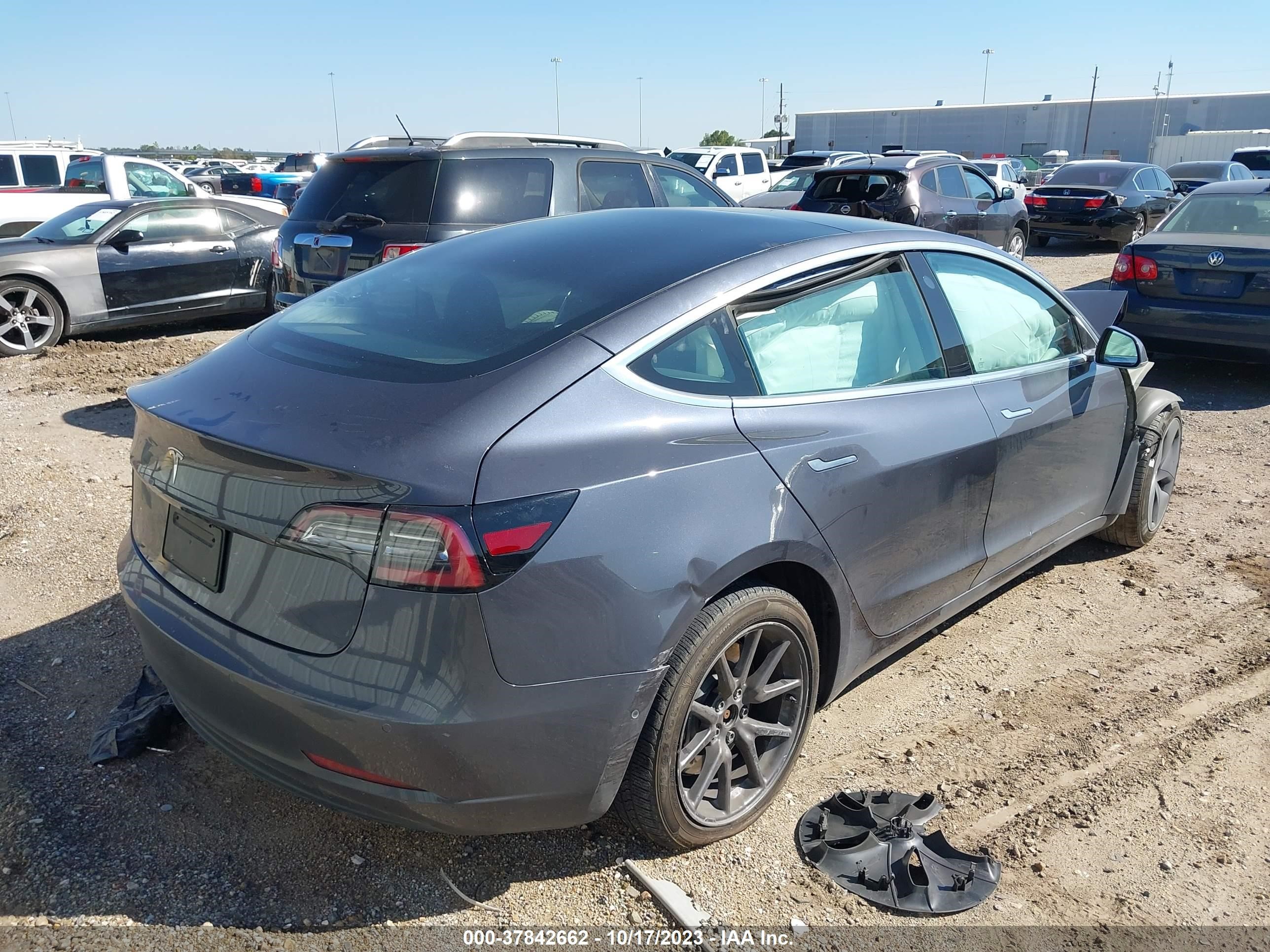 Photo 3 VIN: 5YJ3E1EAXLF799152 - TESLA MODEL 3 