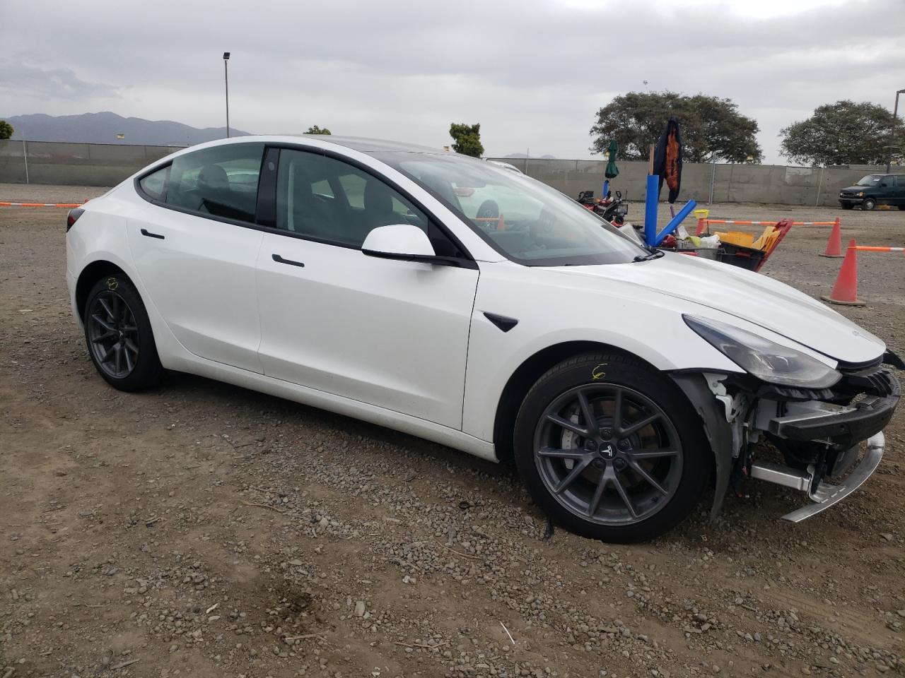 Photo 3 VIN: 5YJ3E1EAXMF053589 - TESLA MODEL 3 