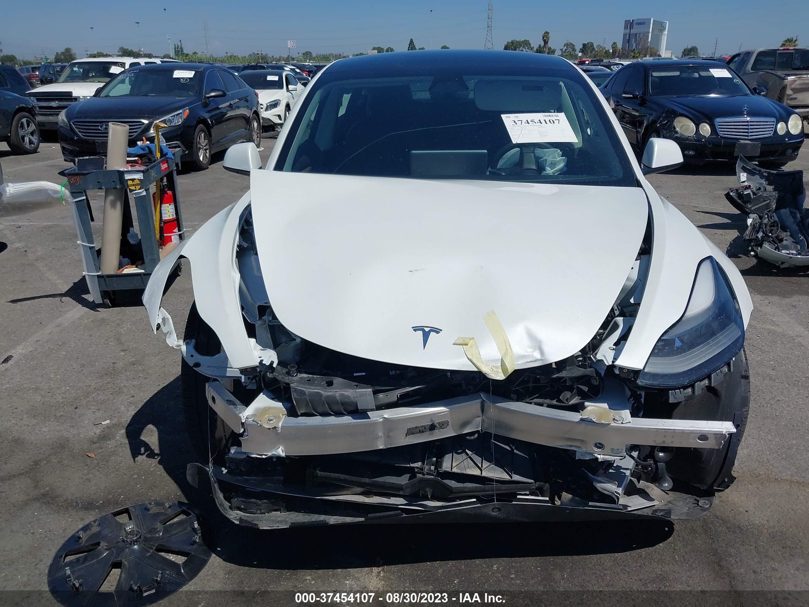 Photo 11 VIN: 5YJ3E1EAXNF115171 - TESLA MODEL 3 