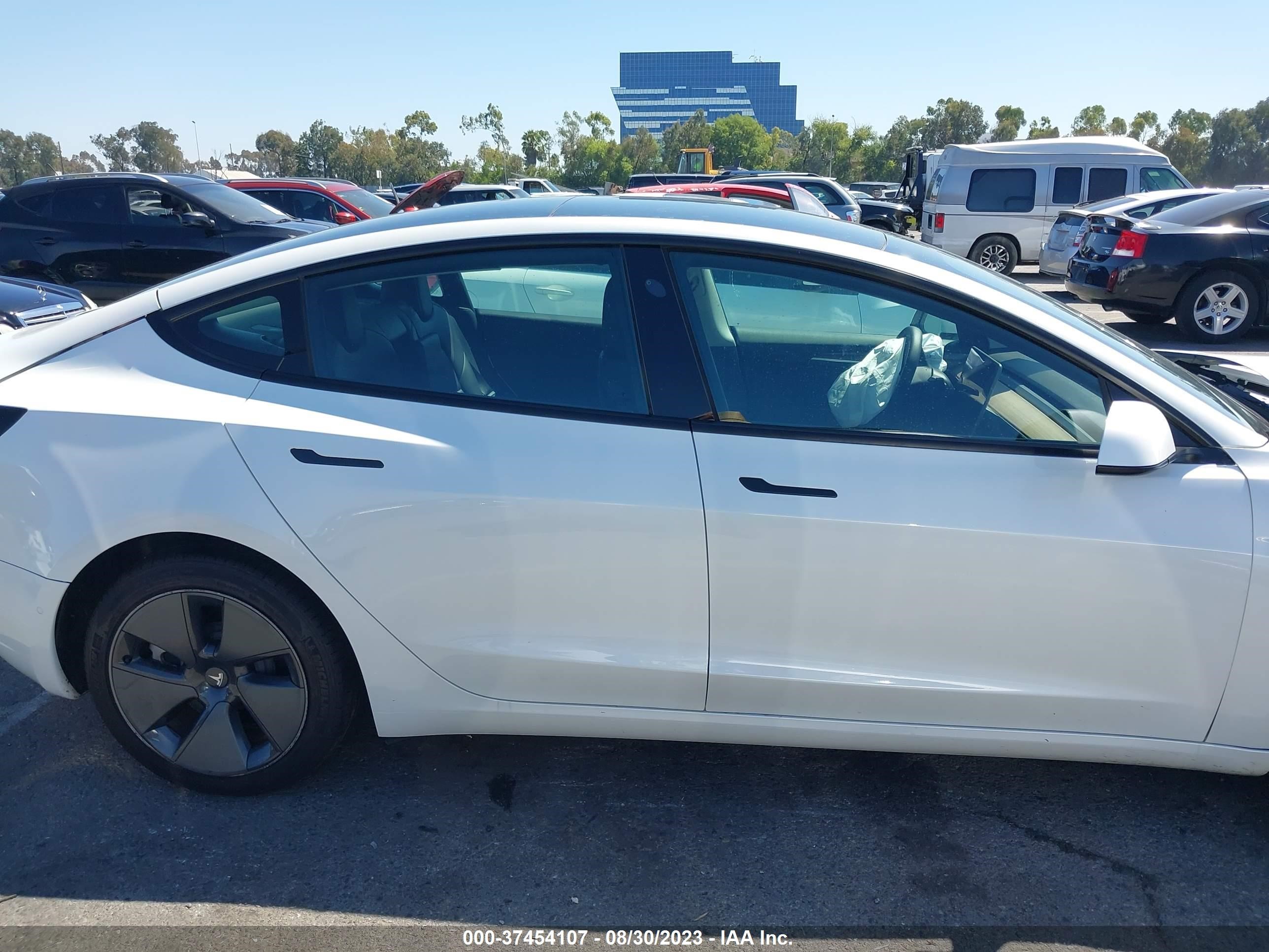 Photo 12 VIN: 5YJ3E1EAXNF115171 - TESLA MODEL 3 