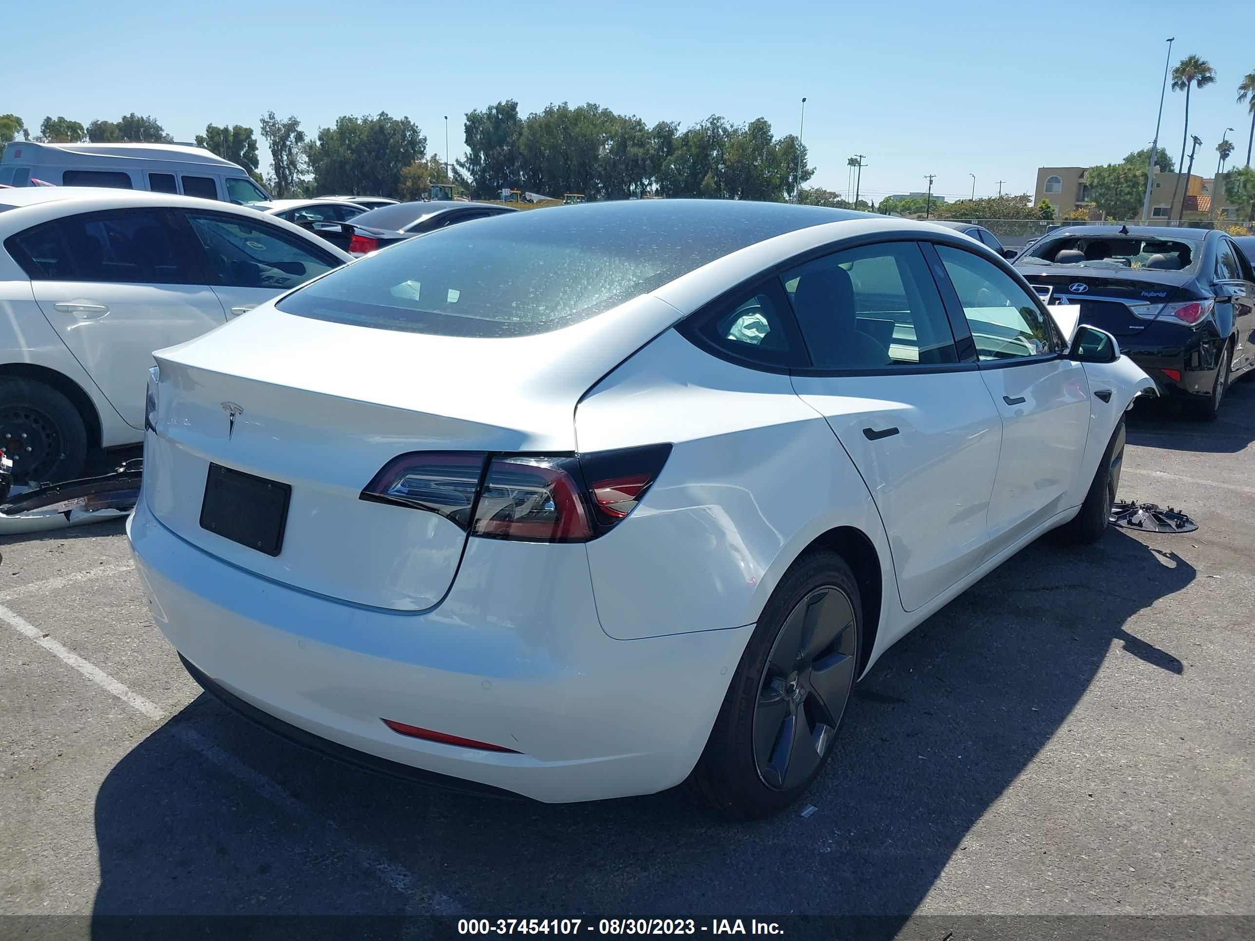 Photo 3 VIN: 5YJ3E1EAXNF115171 - TESLA MODEL 3 