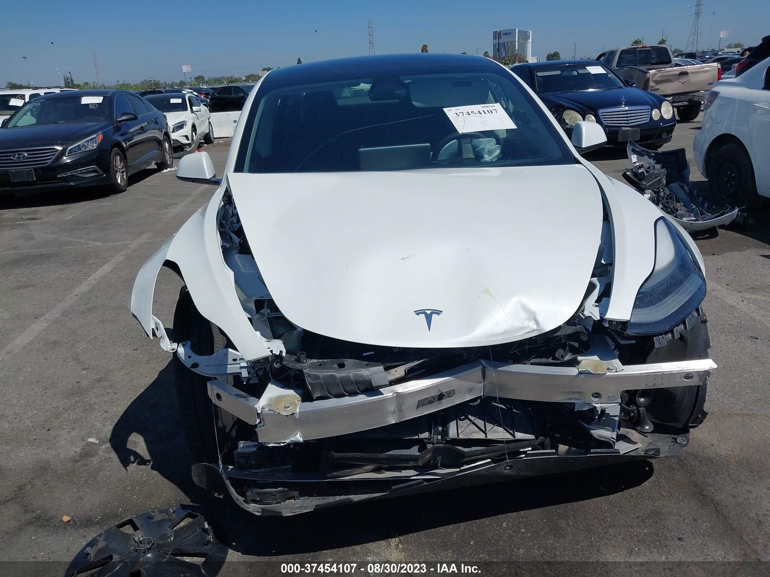 Photo 5 VIN: 5YJ3E1EAXNF115171 - TESLA MODEL 3 