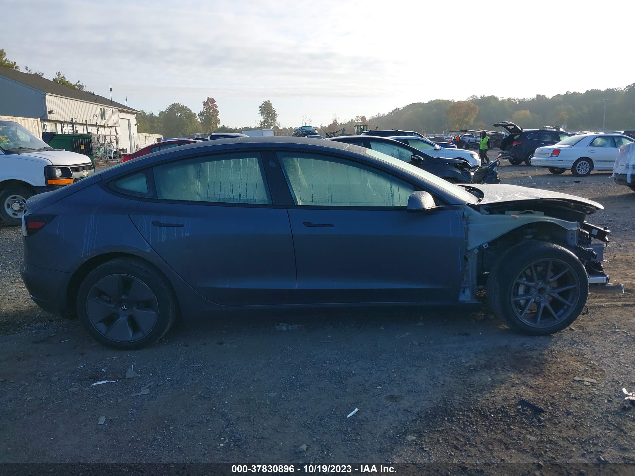 Photo 11 VIN: 5YJ3E1EAXNF307433 - TESLA MODEL 3 