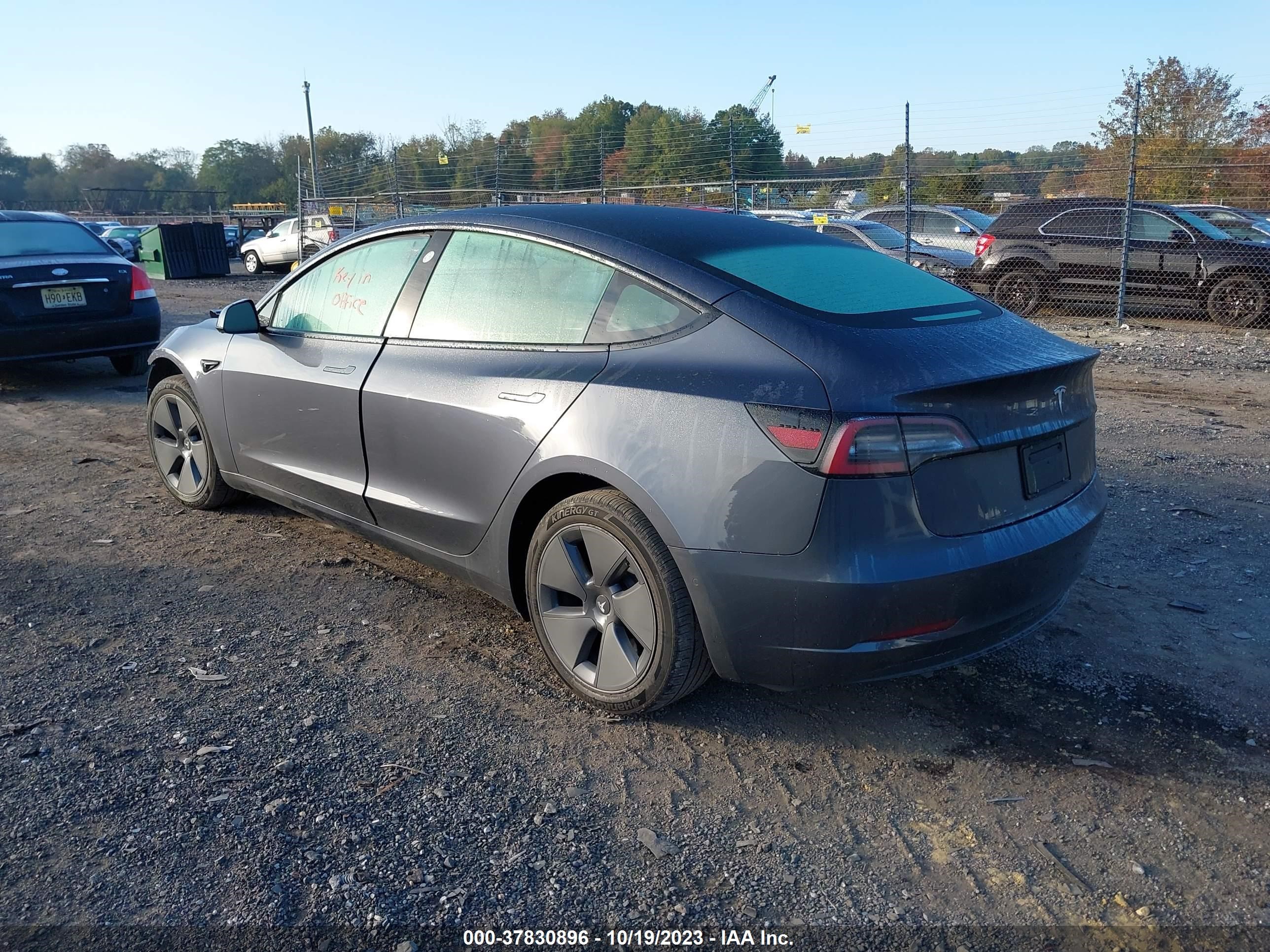 Photo 2 VIN: 5YJ3E1EAXNF307433 - TESLA MODEL 3 