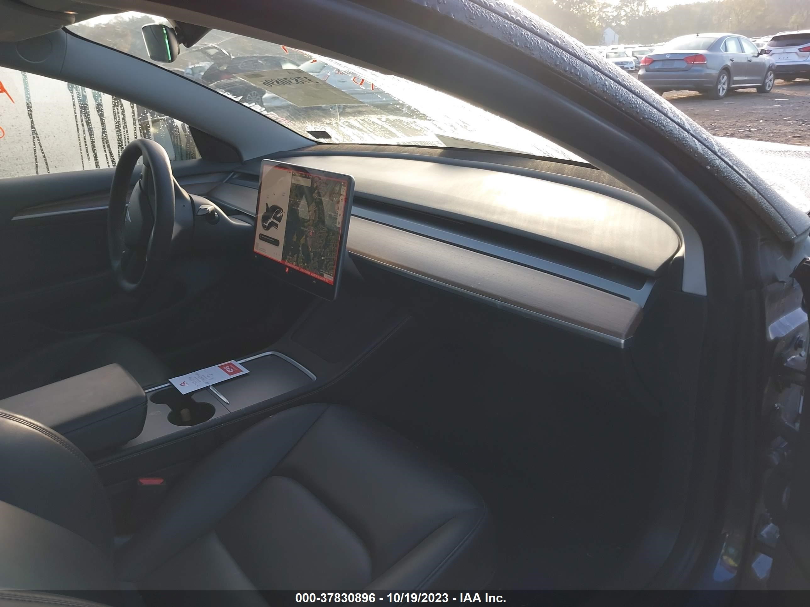 Photo 4 VIN: 5YJ3E1EAXNF307433 - TESLA MODEL 3 