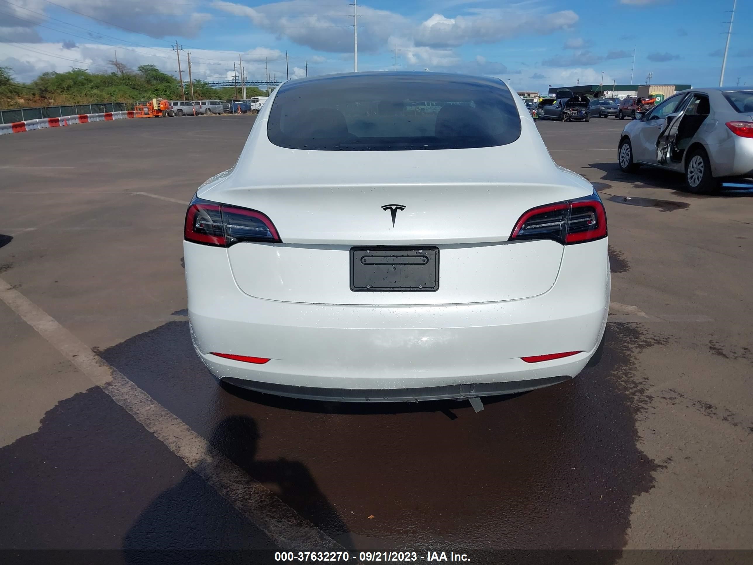 Photo 14 VIN: 5YJ3E1EAXPF413772 - TESLA MODEL 3 