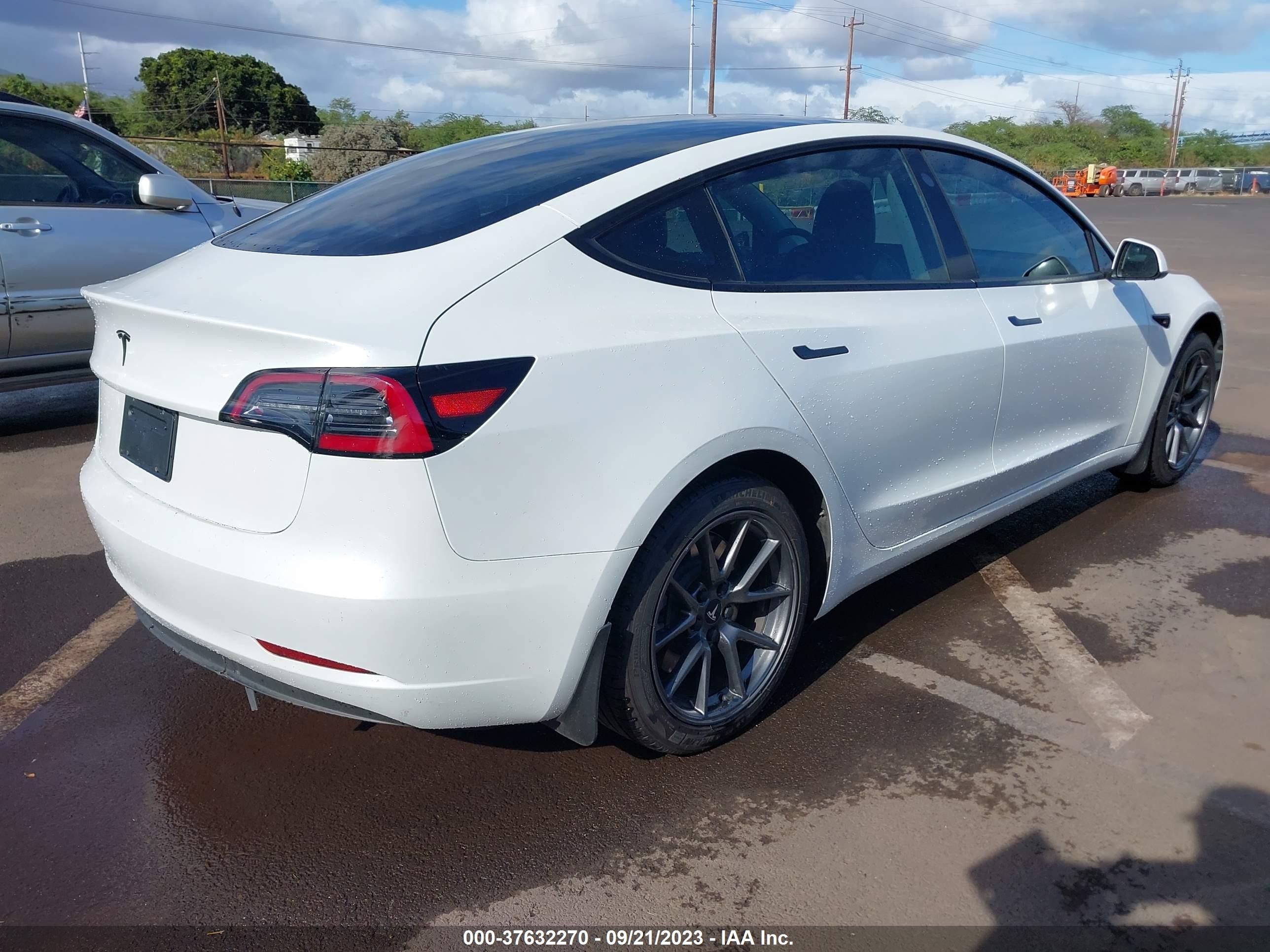 Photo 3 VIN: 5YJ3E1EAXPF413772 - TESLA MODEL 3 