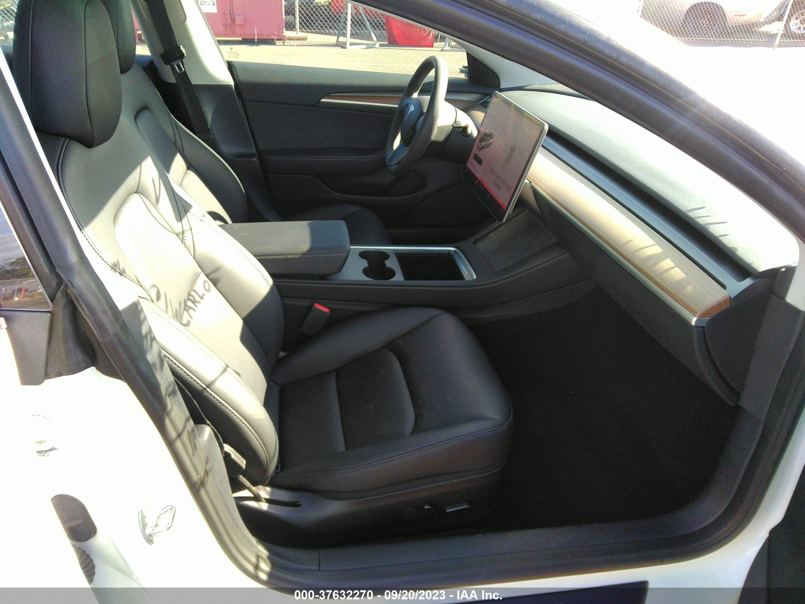 Photo 4 VIN: 5YJ3E1EAXPF413772 - TESLA MODEL 3 