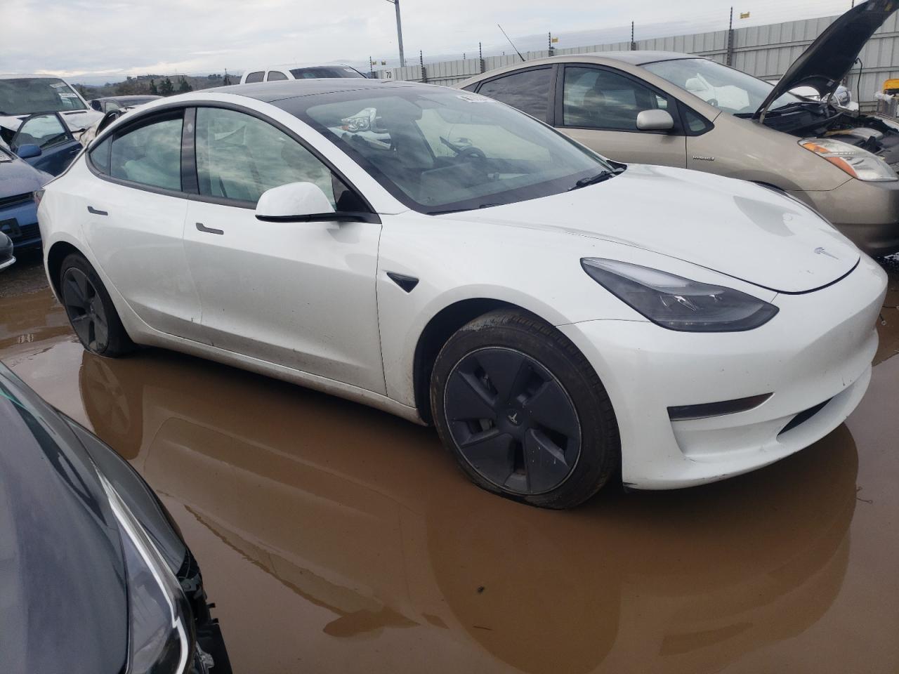 Photo 3 VIN: 5YJ3E1EAXPF424044 - TESLA MODEL 3 