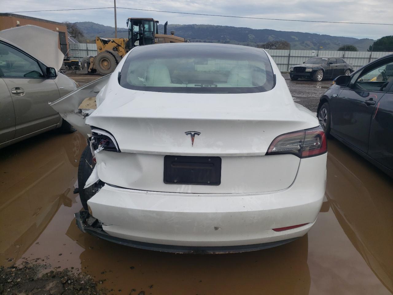 Photo 5 VIN: 5YJ3E1EAXPF424044 - TESLA MODEL 3 