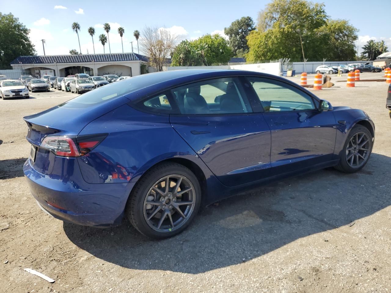 Photo 2 VIN: 5YJ3E1EAXPF451583 - TESLA MODEL 3 