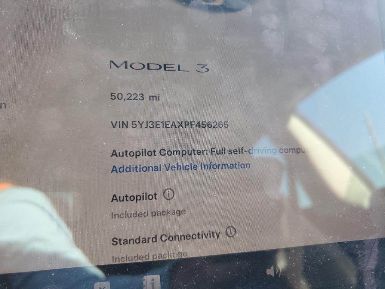 Photo 8 VIN: 5YJ3E1EAXPF456265 - TESLA MODEL 3 