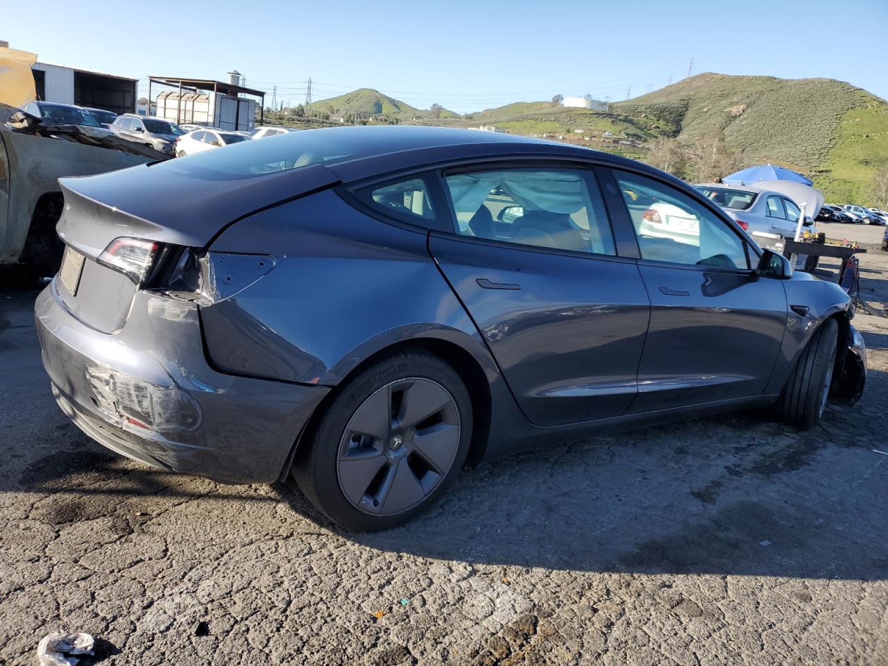 Photo 2 VIN: 5YJ3E1EAXPF504668 - TESLA MODEL 3 