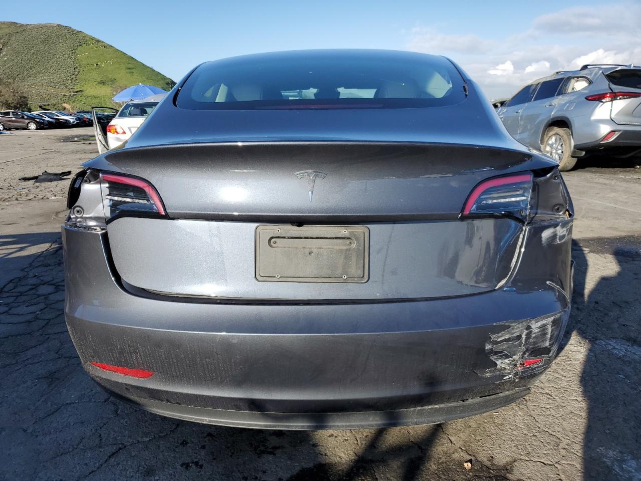 Photo 5 VIN: 5YJ3E1EAXPF504668 - TESLA MODEL 3 