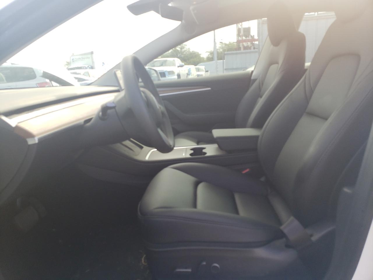 Photo 6 VIN: 5YJ3E1EAXPF506081 - TESLA MODEL 3 