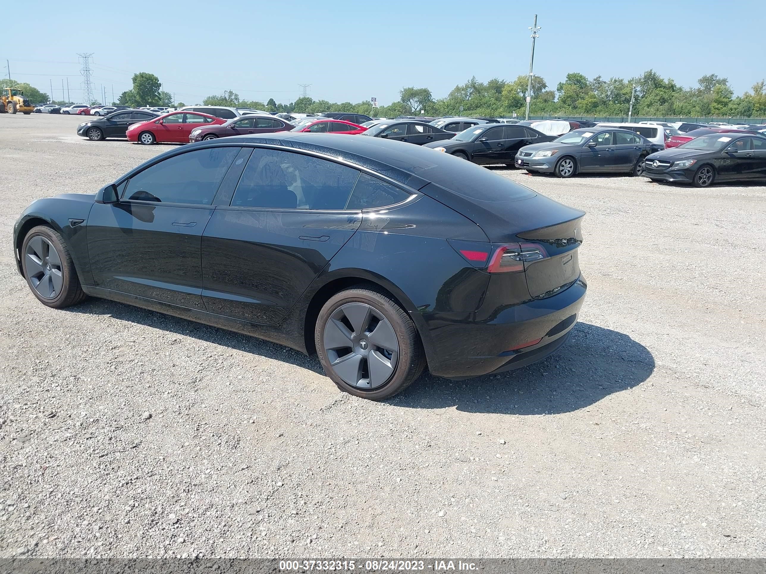 Photo 2 VIN: 5YJ3E1EAXPF512818 - TESLA MODEL 3 