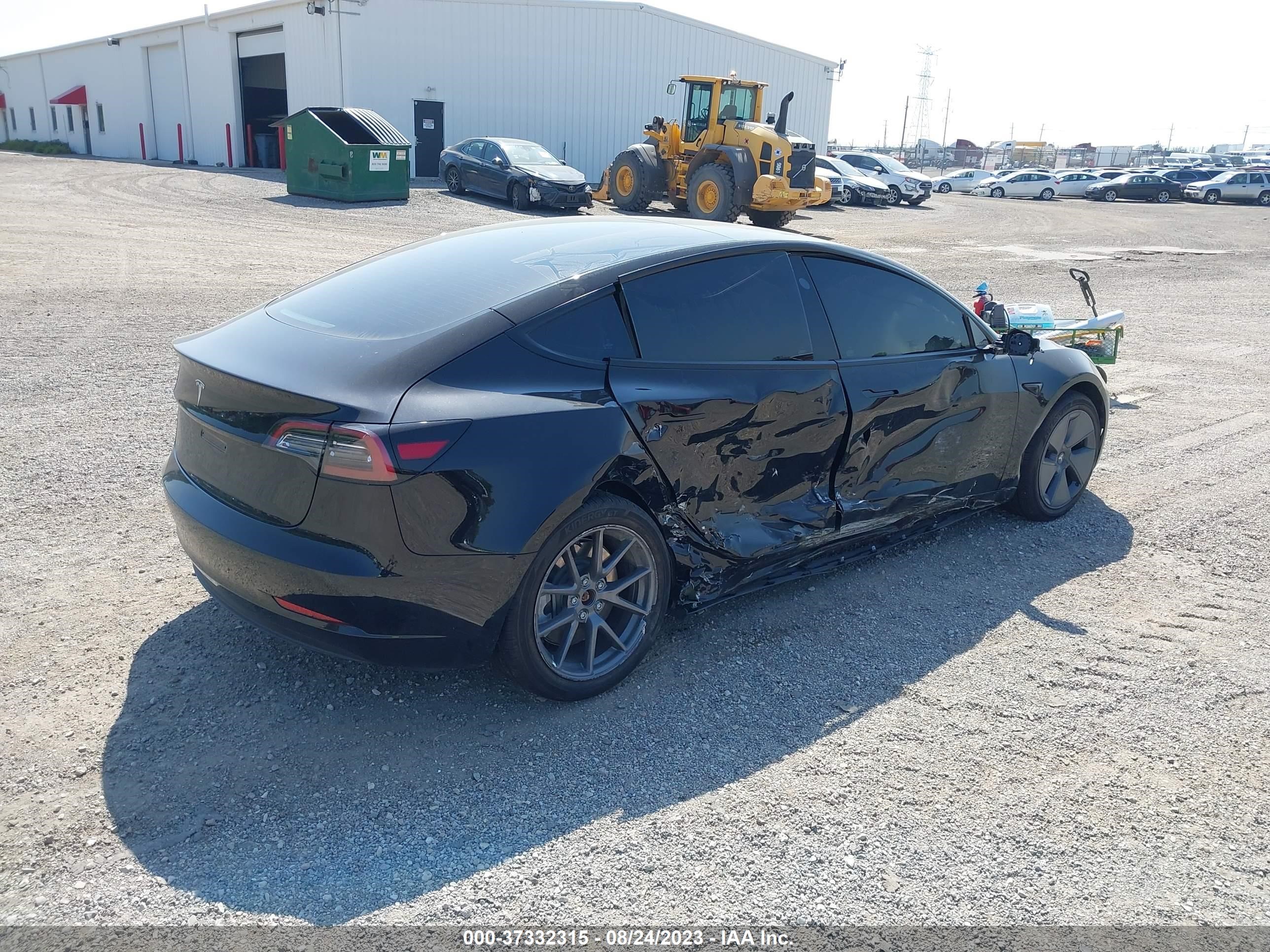 Photo 3 VIN: 5YJ3E1EAXPF512818 - TESLA MODEL 3 