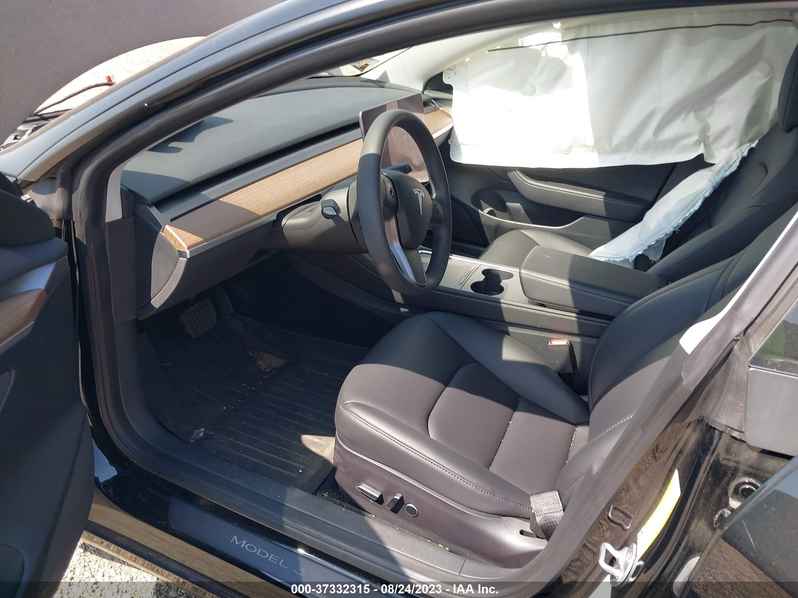 Photo 4 VIN: 5YJ3E1EAXPF512818 - TESLA MODEL 3 