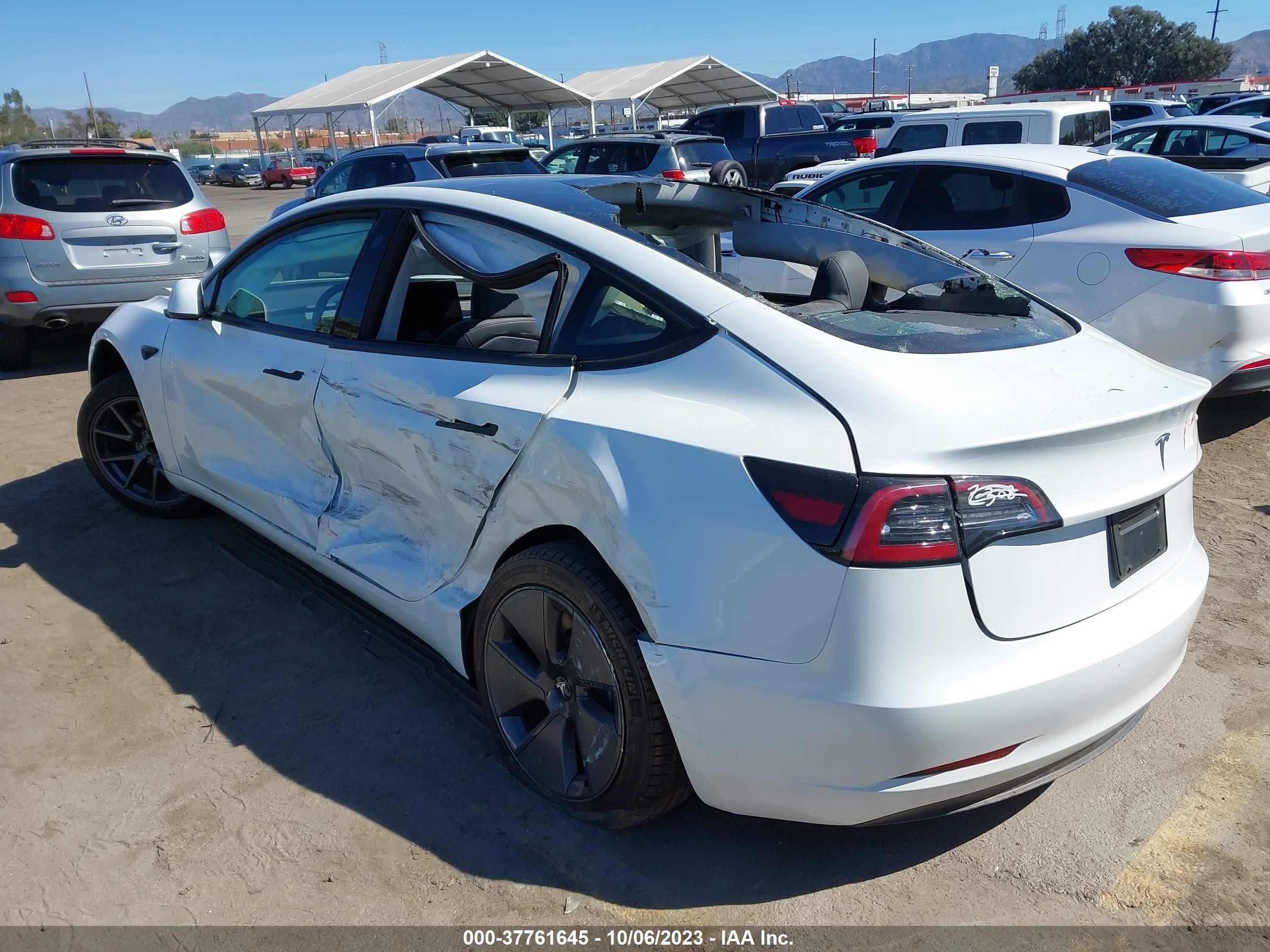 Photo 2 VIN: 5YJ3E1EAXPF543311 - TESLA MODEL 3 