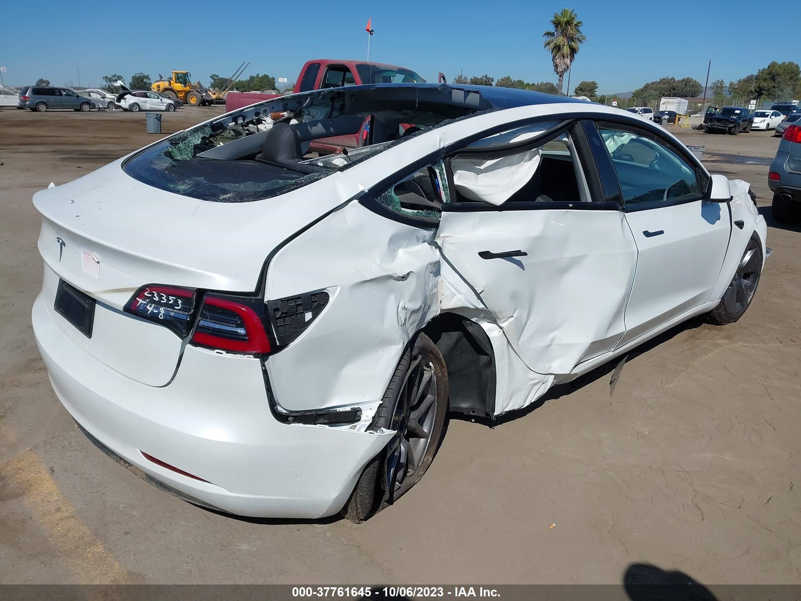 Photo 3 VIN: 5YJ3E1EAXPF543311 - TESLA MODEL 3 