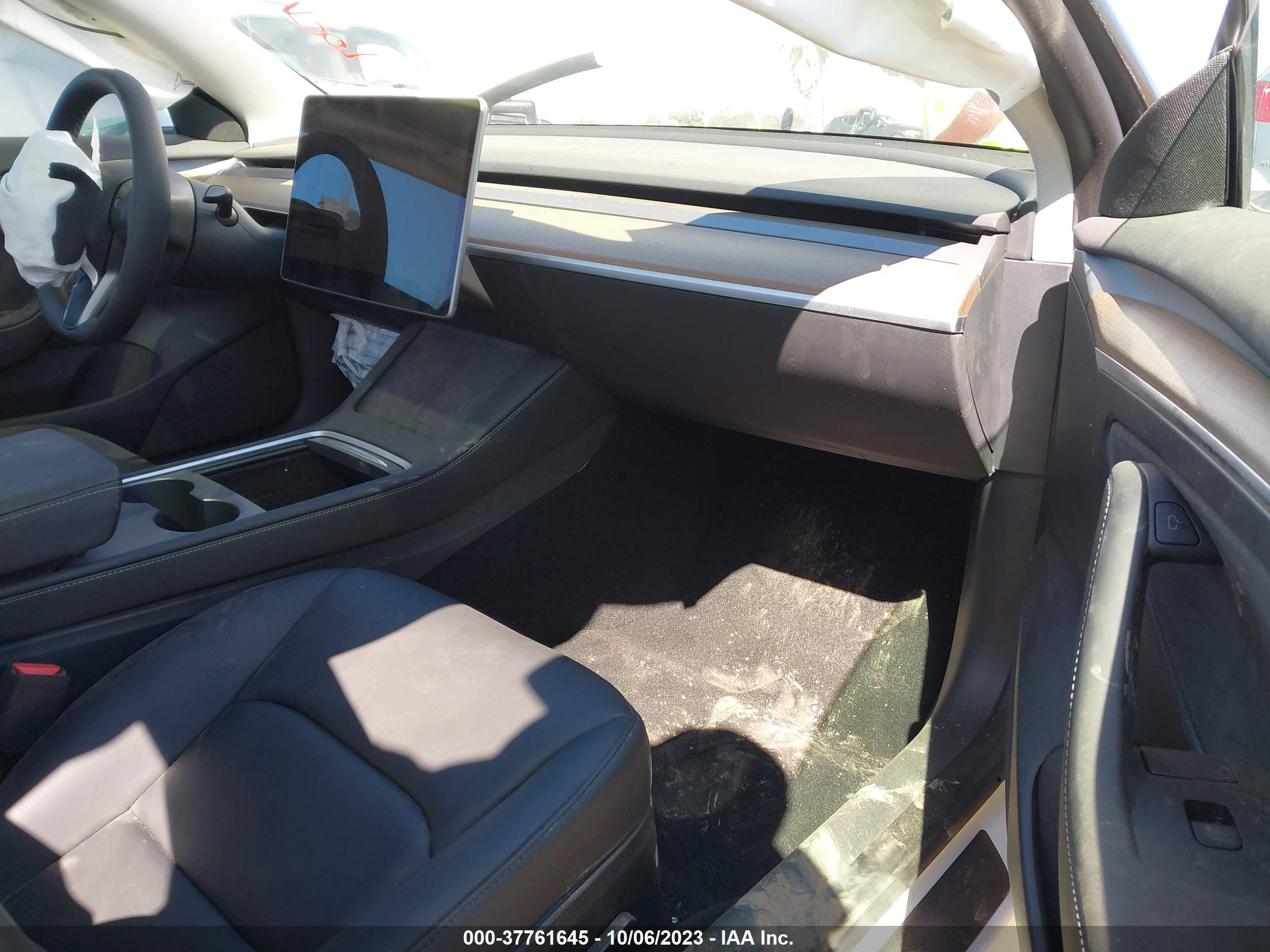 Photo 4 VIN: 5YJ3E1EAXPF543311 - TESLA MODEL 3 