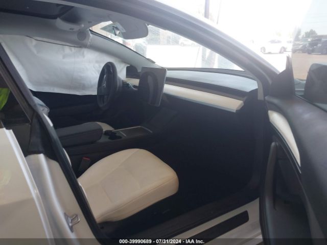 Photo 4 VIN: 5YJ3E1EAXPF549464 - TESLA MODEL 3 