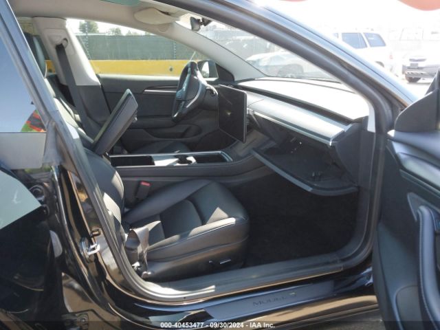 Photo 4 VIN: 5YJ3E1EAXPF552655 - TESLA MODEL 3 