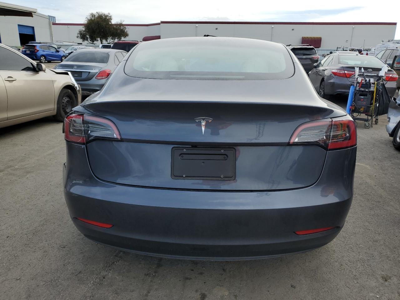 Photo 5 VIN: 5YJ3E1EAXPF623319 - TESLA MODEL 3 