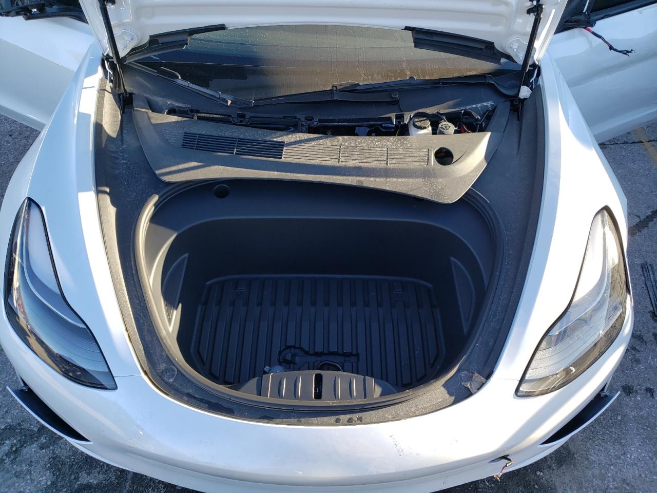 Photo 10 VIN: 5YJ3E1EAXPF639701 - TESLA MODEL 3 