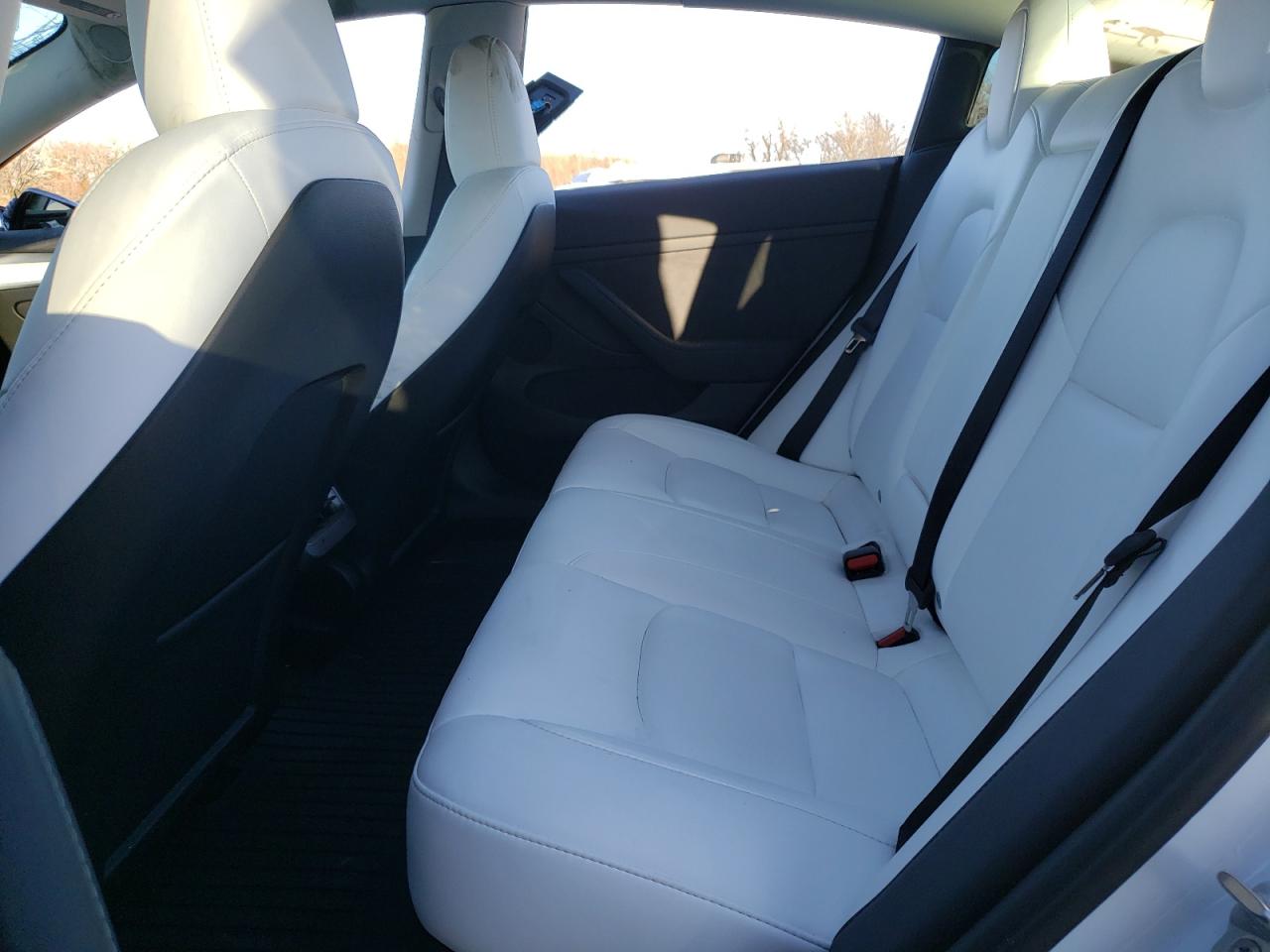 Photo 9 VIN: 5YJ3E1EAXPF639701 - TESLA MODEL 3 