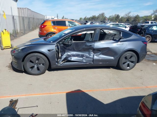 Photo 5 VIN: 5YJ3E1EAXPF700657 - TESLA MODEL 3 