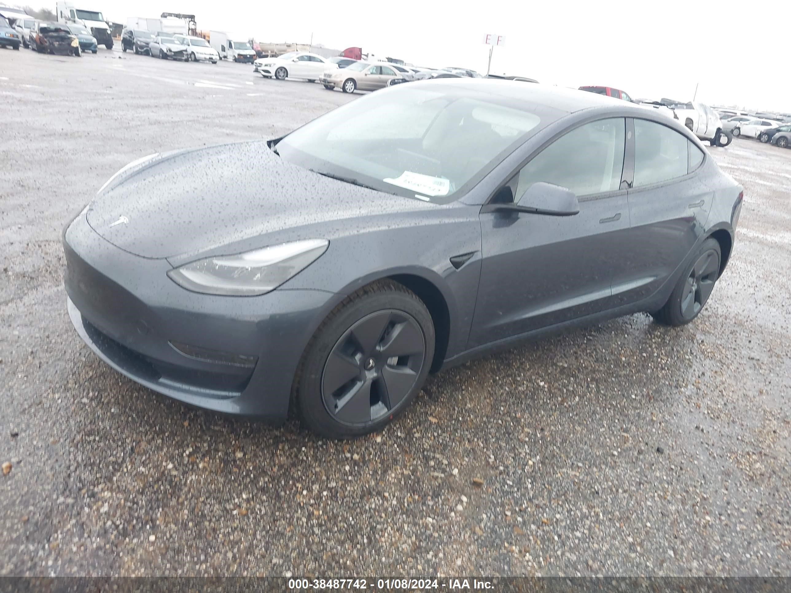 Photo 1 VIN: 5YJ3E1EAXPF704398 - TESLA MODEL 3 