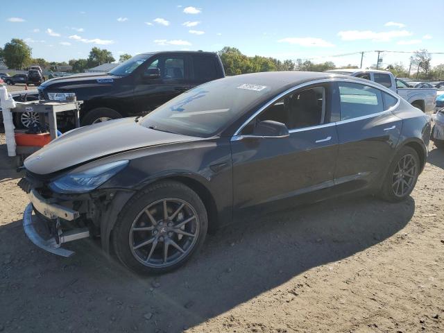 Photo 0 VIN: 5YJ3E1EB0JF093961 - TESLA MODEL 3 