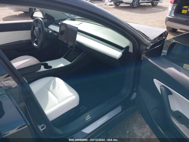 Photo 4 VIN: 5YJ3E1EB0JF099257 - TESLA MODEL 3 