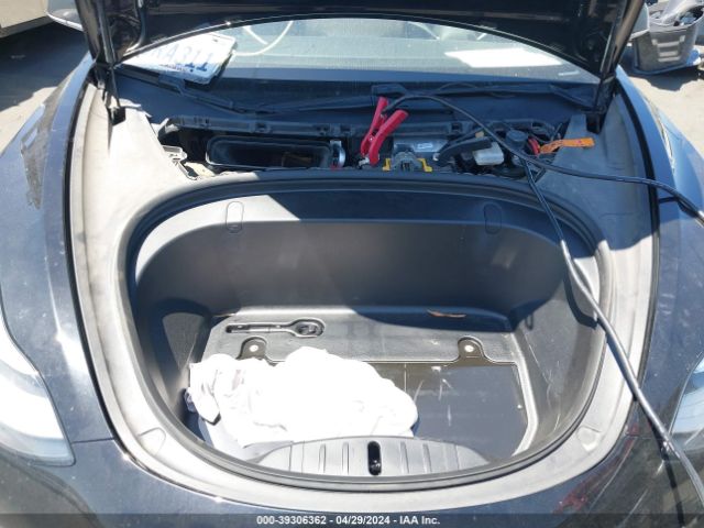 Photo 9 VIN: 5YJ3E1EB0JF103467 - TESLA MODEL 3 