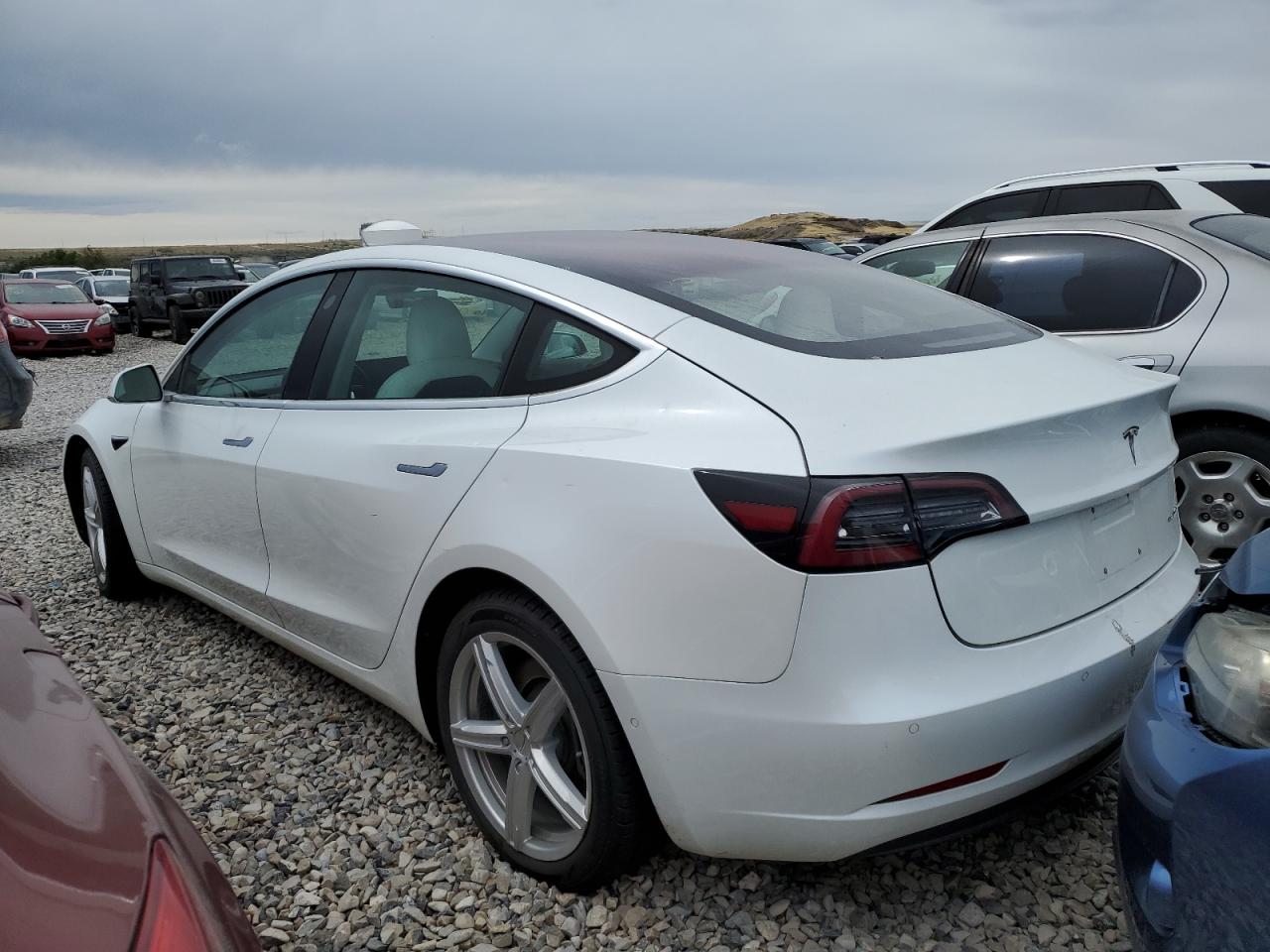 Photo 1 VIN: 5YJ3E1EB0JF134749 - TESLA MODEL 3 