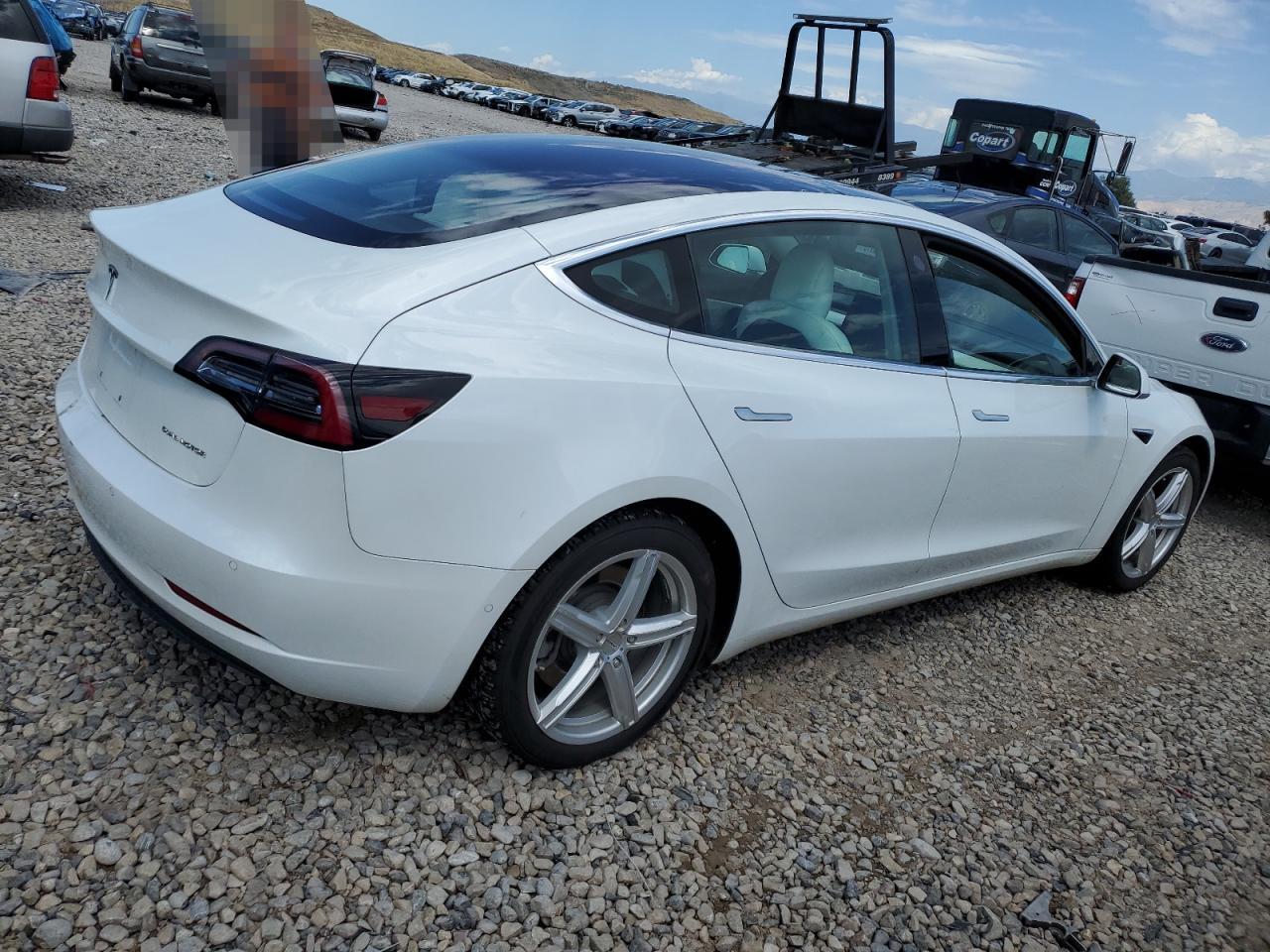 Photo 2 VIN: 5YJ3E1EB0JF134749 - TESLA MODEL 3 