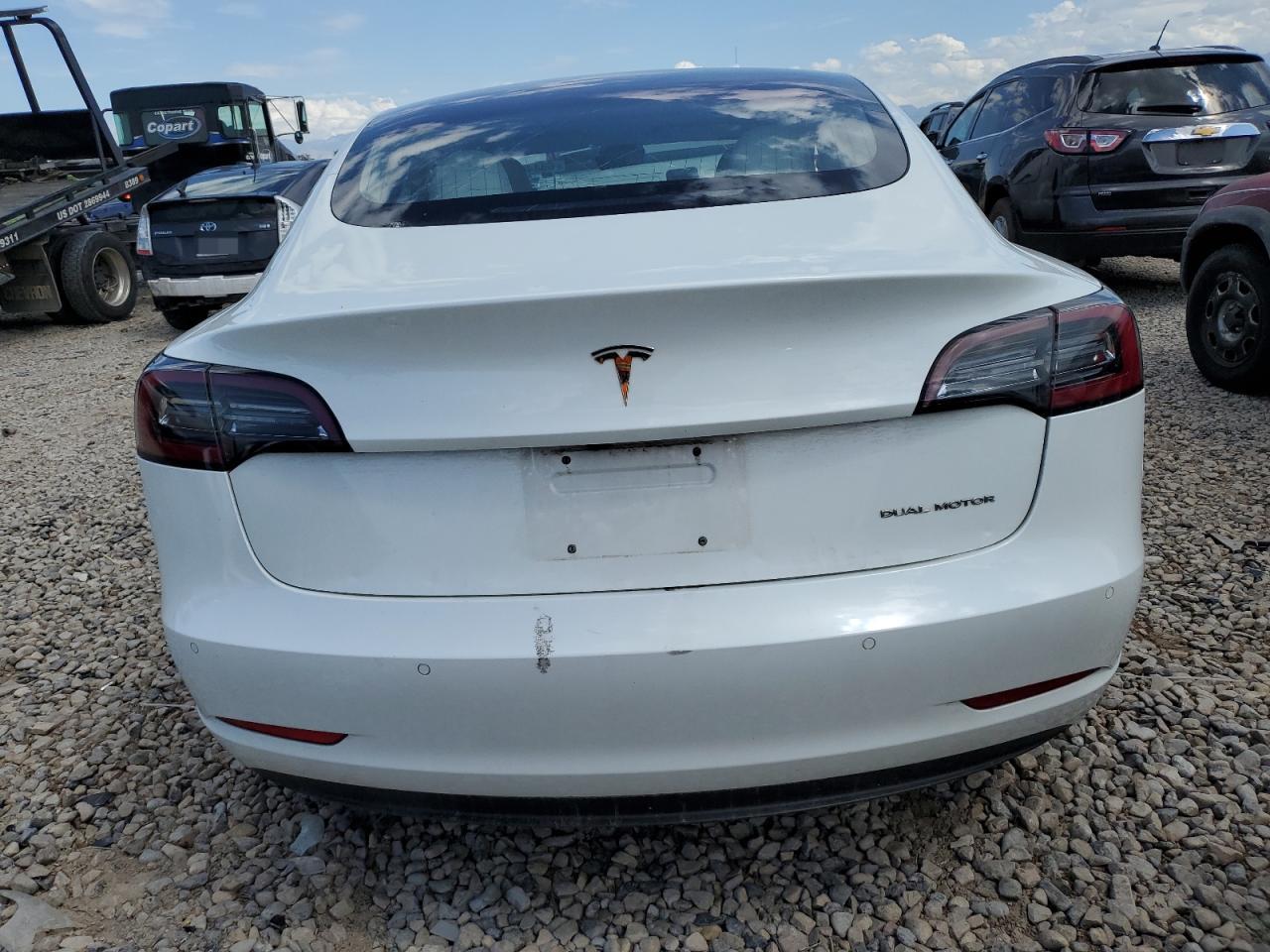 Photo 5 VIN: 5YJ3E1EB0JF134749 - TESLA MODEL 3 