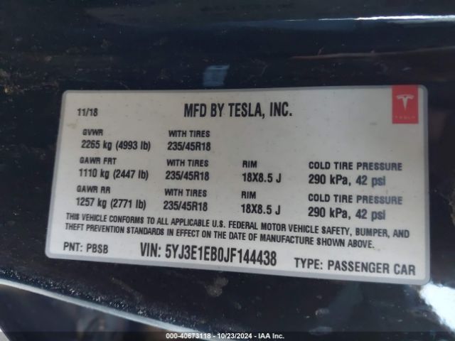 Photo 8 VIN: 5YJ3E1EB0JF144438 - TESLA MODEL 3 