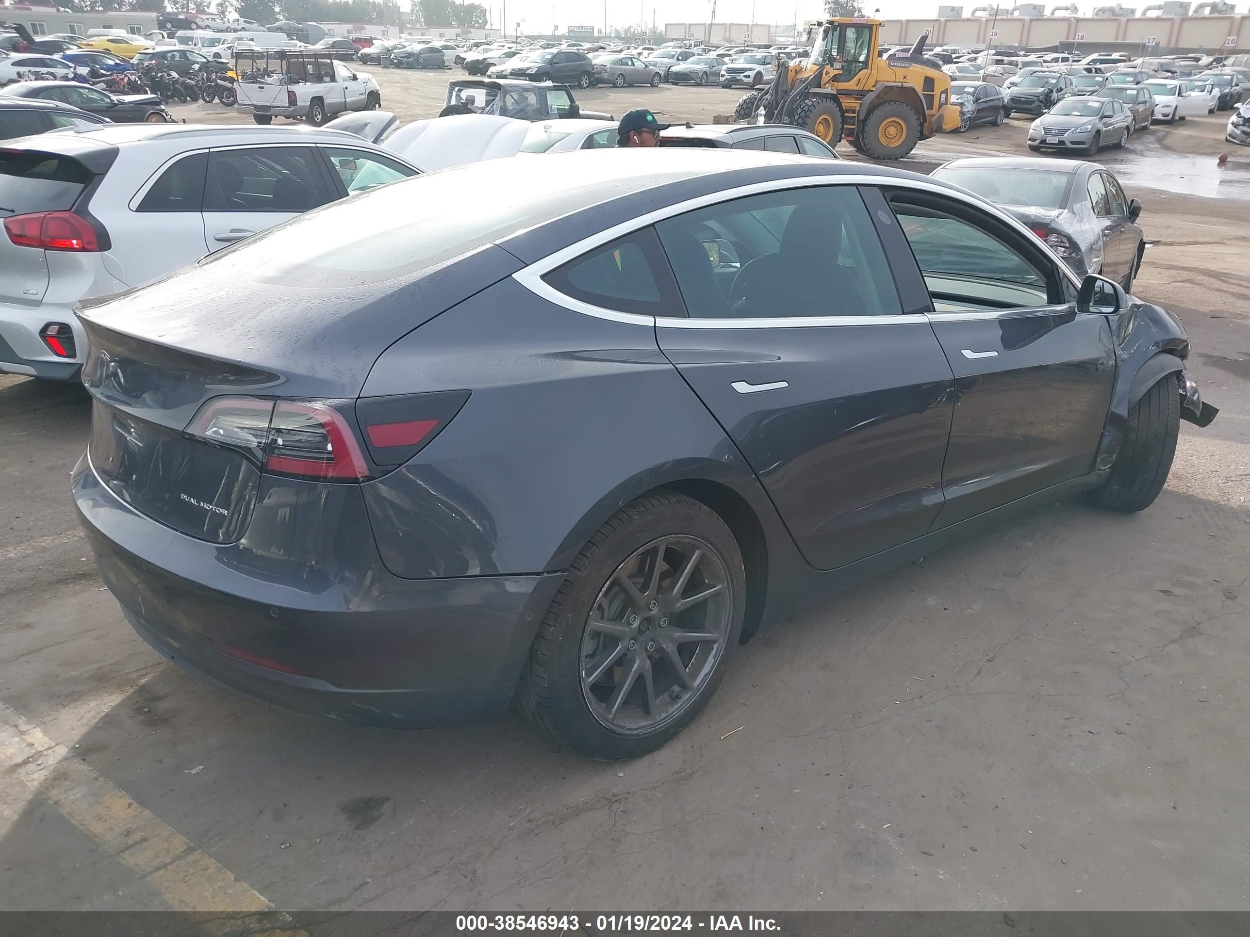 Photo 3 VIN: 5YJ3E1EB0JF150286 - TESLA MODEL 3 