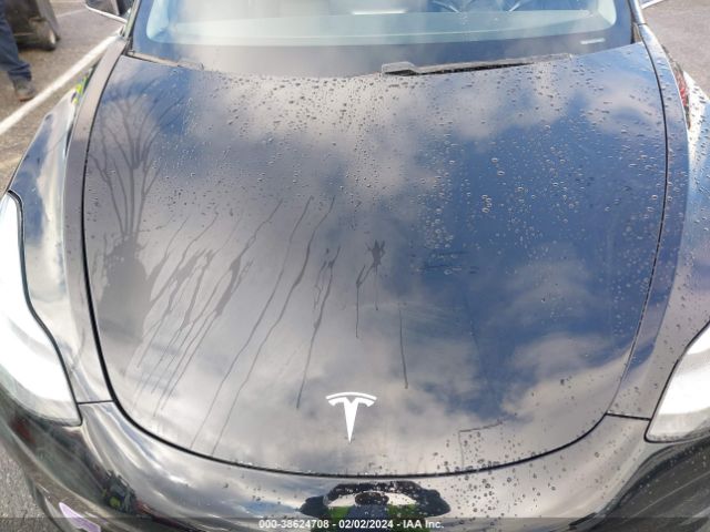 Photo 9 VIN: 5YJ3E1EB0JF181053 - TESLA MODEL 3 