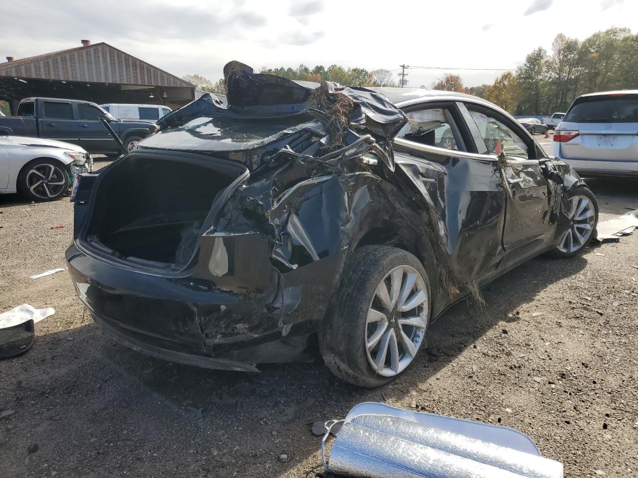 Photo 2 VIN: 5YJ3E1EB0JF186804 - TESLA MODEL 3 