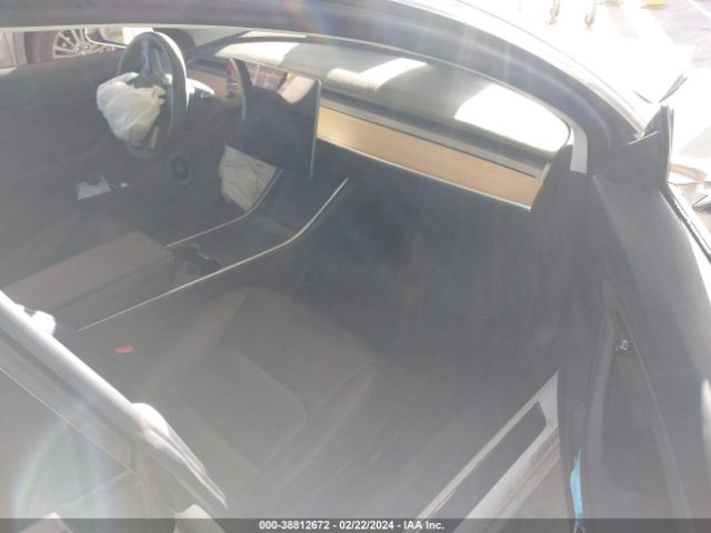 Photo 4 VIN: 5YJ3E1EB0KF512389 - TESLA MODEL 3 