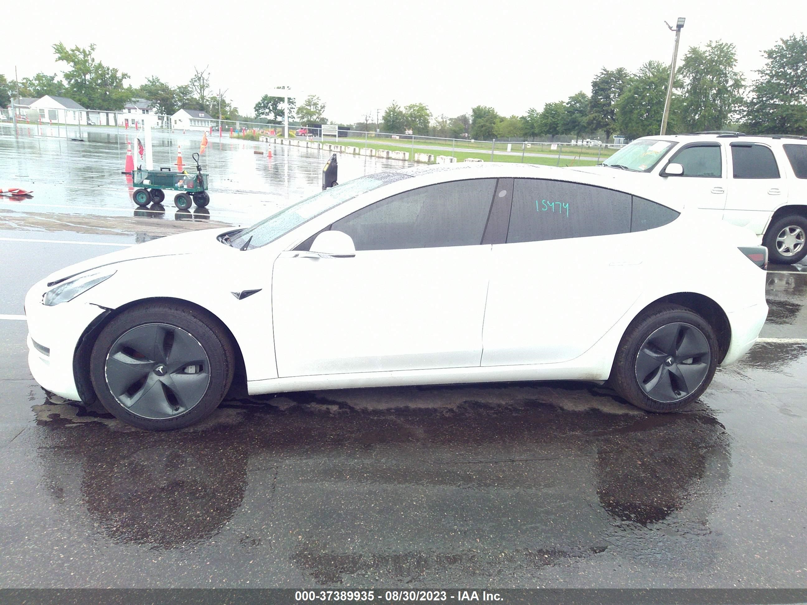 Photo 11 VIN: 5YJ3E1EB0LF619718 - TESLA MODEL 3 