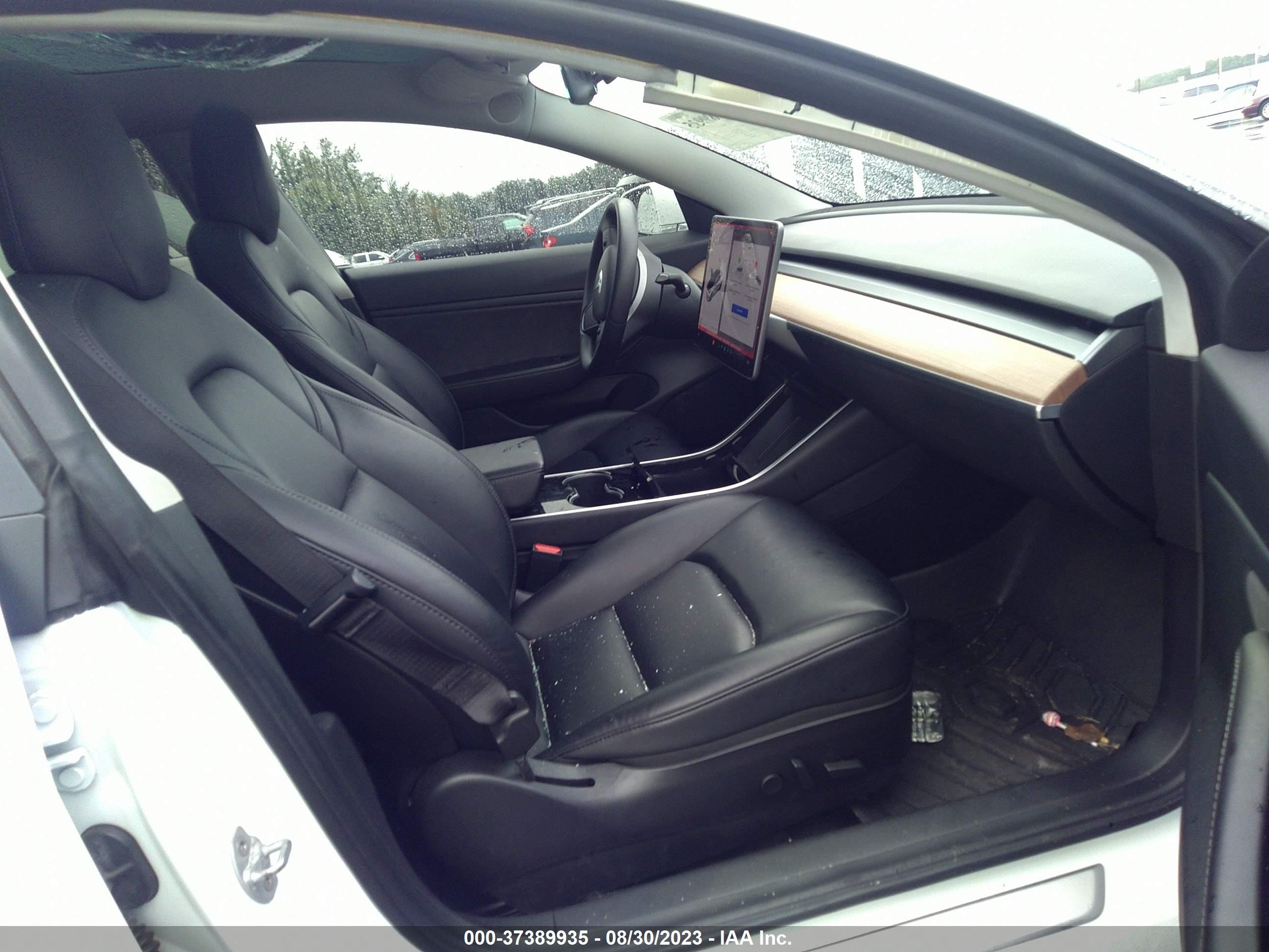 Photo 4 VIN: 5YJ3E1EB0LF619718 - TESLA MODEL 3 