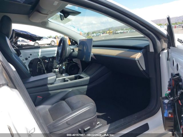 Photo 4 VIN: 5YJ3E1EB0MF090563 - TESLA MODEL 3 