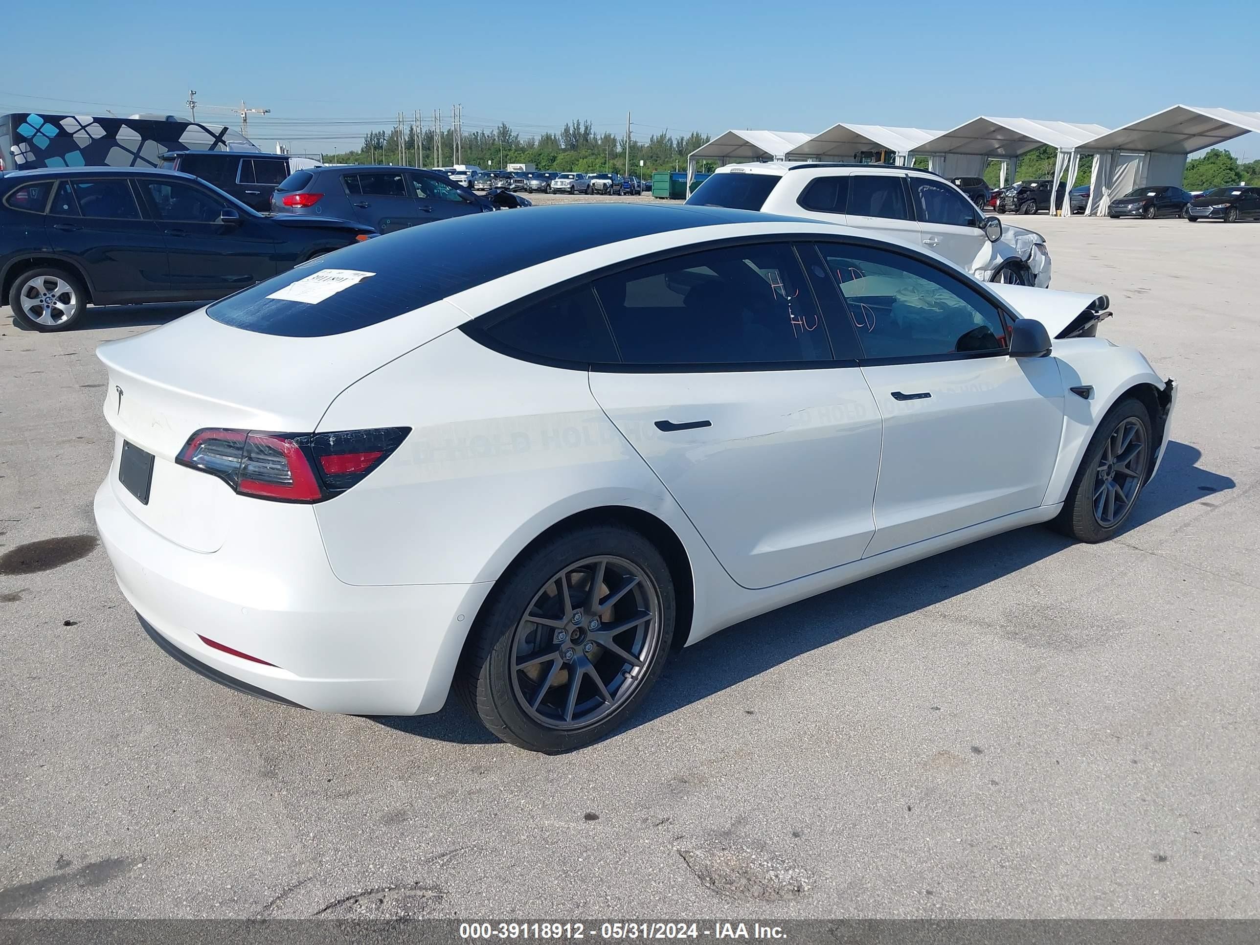 Photo 3 VIN: 5YJ3E1EB0MF869767 - TESLA MODEL 3 