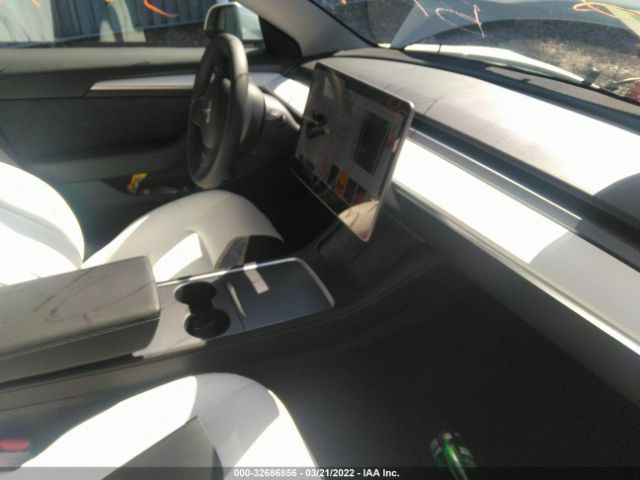 Photo 4 VIN: 5YJ3E1EB0NF110831 - TESLA MODEL 3 