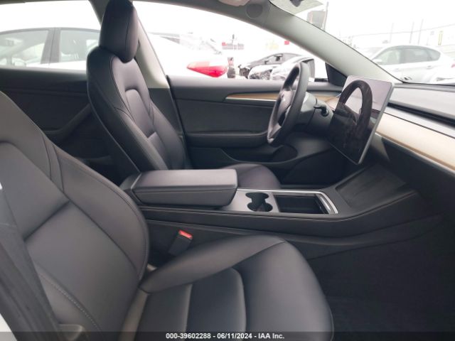 Photo 4 VIN: 5YJ3E1EB0PF389040 - TESLA MODEL 3 