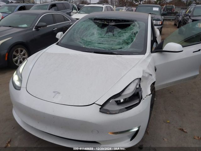 Photo 5 VIN: 5YJ3E1EB0PF389457 - TESLA MODEL 3 